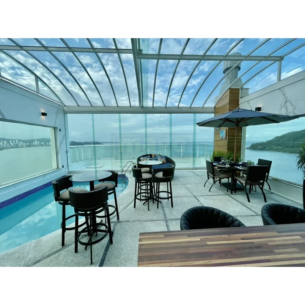 Cobertura Triplex com 7 suítes e Loft no Centro de Balneário Camboriú