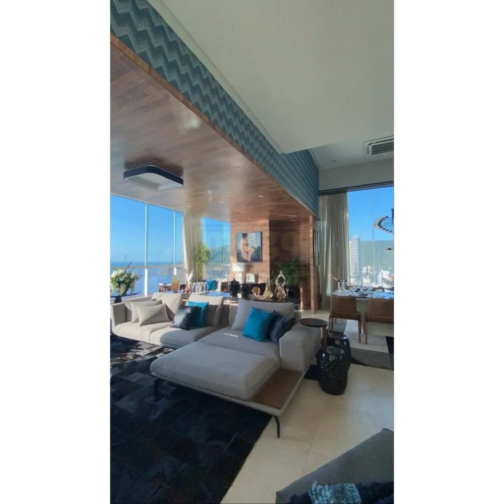 Cobertura Triplex com 7 suítes e Loft no Centro de Balneário Camboriú