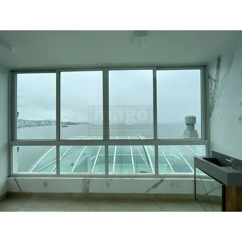 Cobertura Triplex com 7 suítes e Loft no Centro de Balneário Camboriú