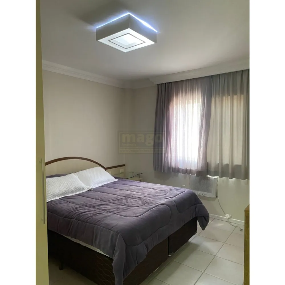 Apartamento quadra mar com 2 vagas de garagem 
