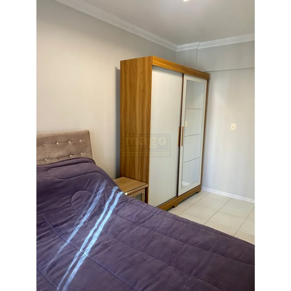 Apartamento quadra mar com 2 vagas de garagem 