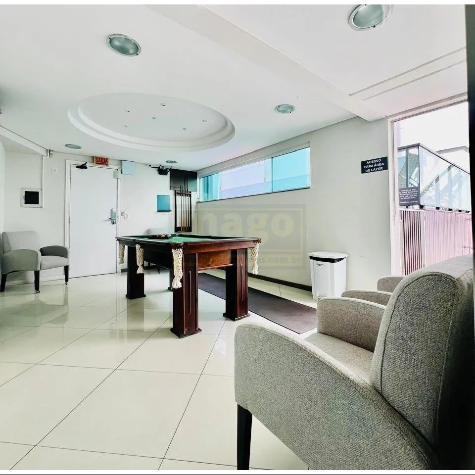 Apartamento com 3 suítes e 2 garagens na Barra Sul