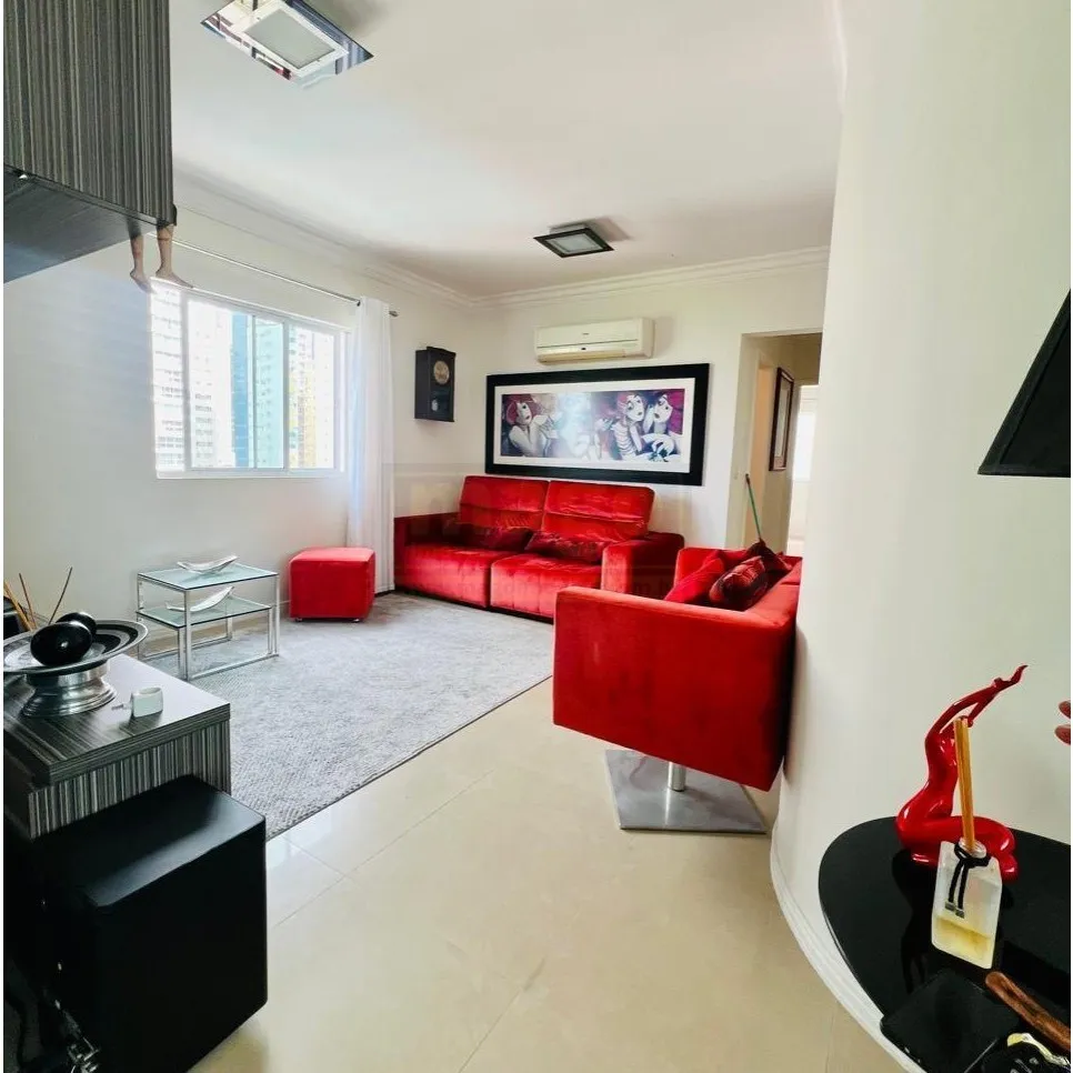 Apartamento com 3 suítes e 2 garagens na Barra Sul