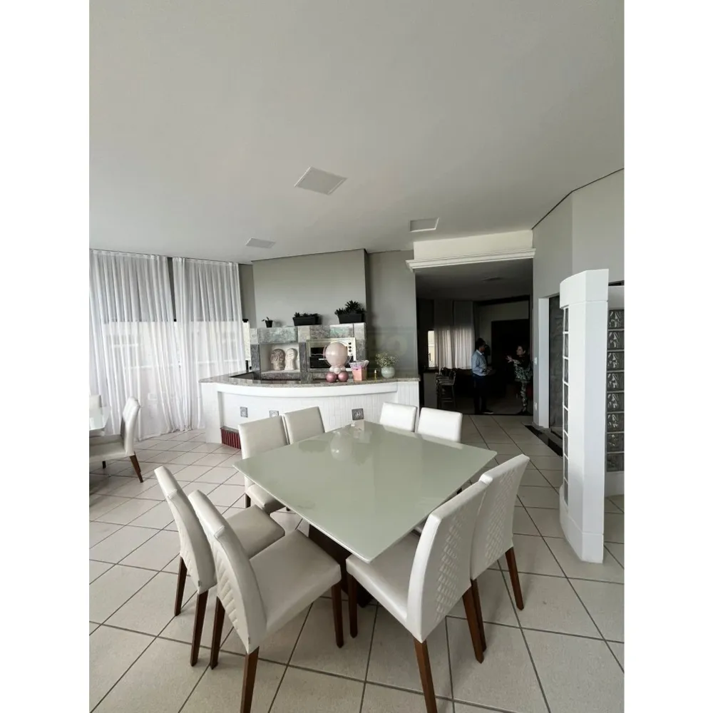 Apartamento para Locação Anual no bairro Centro em Balneário Camboriú