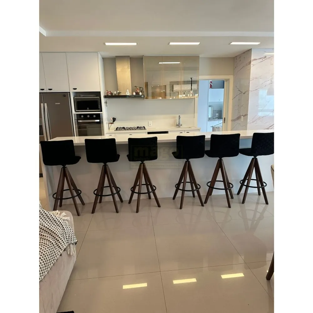 Apartamento 3 suítes para Locação Anual no bairro Praia Brava em Itajaí