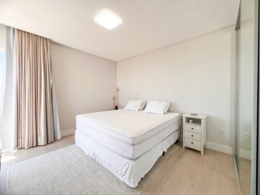 Decorado pronto para desfrutar com vista esplêndida!