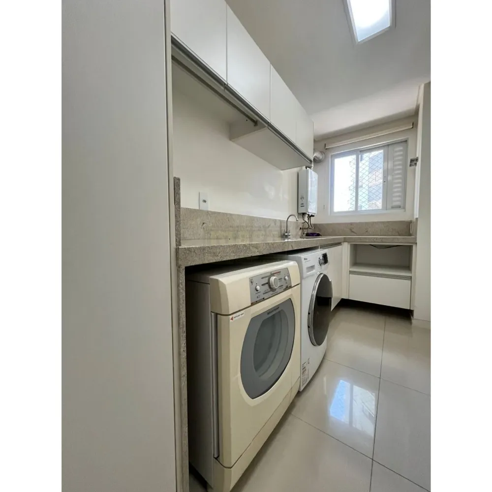 Apartamento 03 suítes para Locação Anual no bairro Centro em Balneário Camboriú
