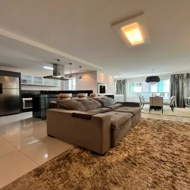 Apartamento 03 suítes para Locação Anual no bairro Centro em Balneário Camboriú