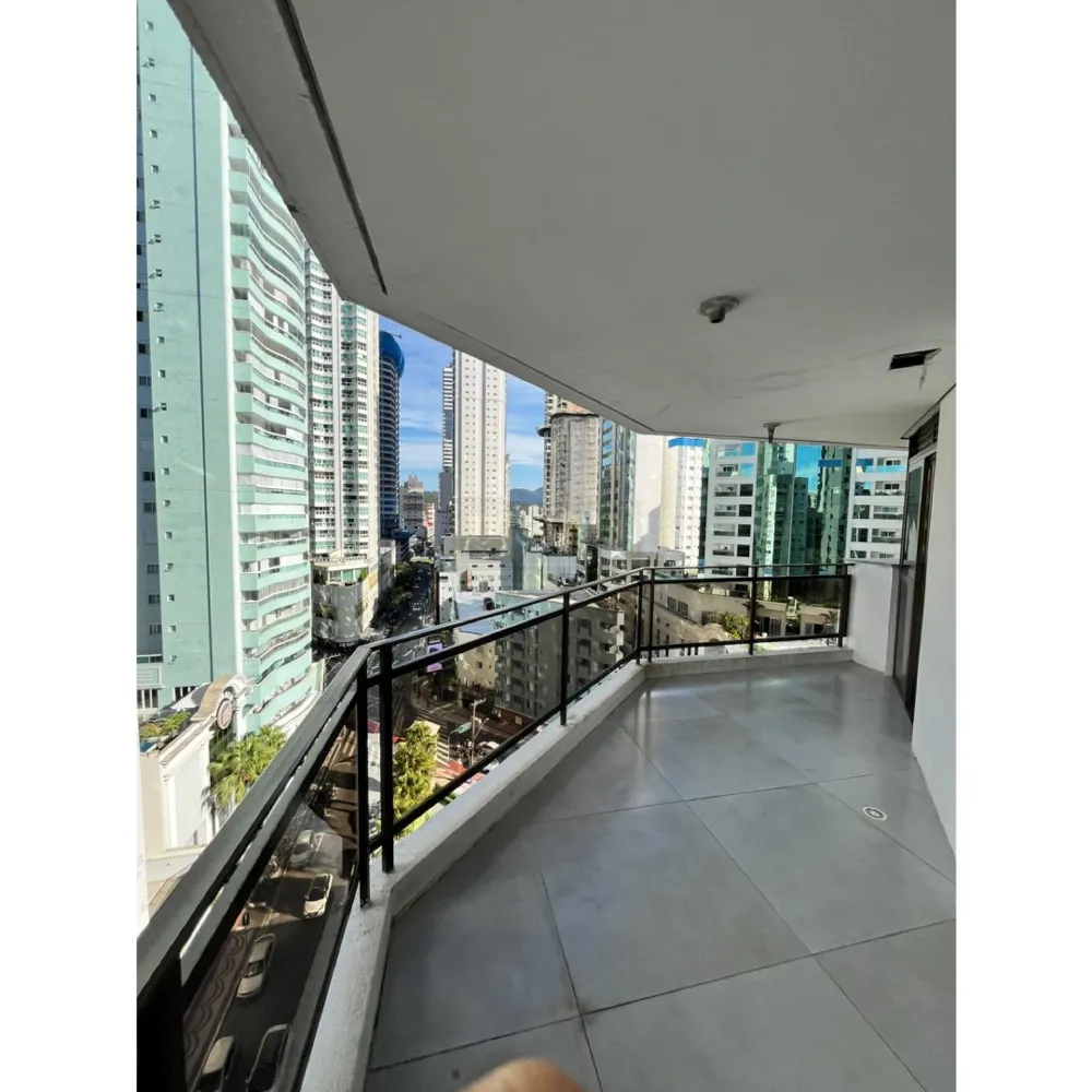 Apartamento 03 quartos para Locação Anual no bairro Barra Sul em Balneário Camboriú