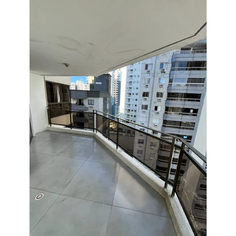 Apartamento 03 quartos para Locação Anual no bairro Barra Sul em Balneário Camboriú