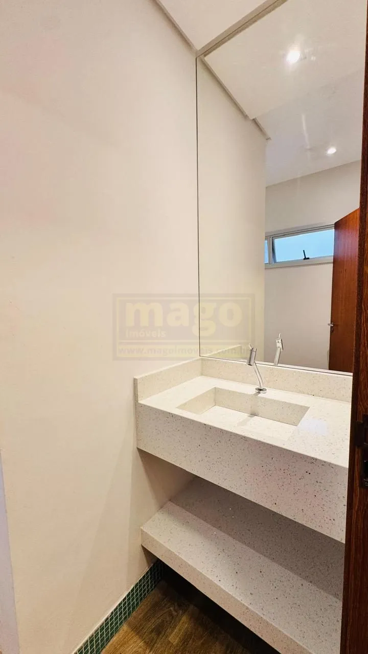 Apartamento para Locação na Avenida Atlântica – 4 Dormitórios e 2 Vagas de Garagem