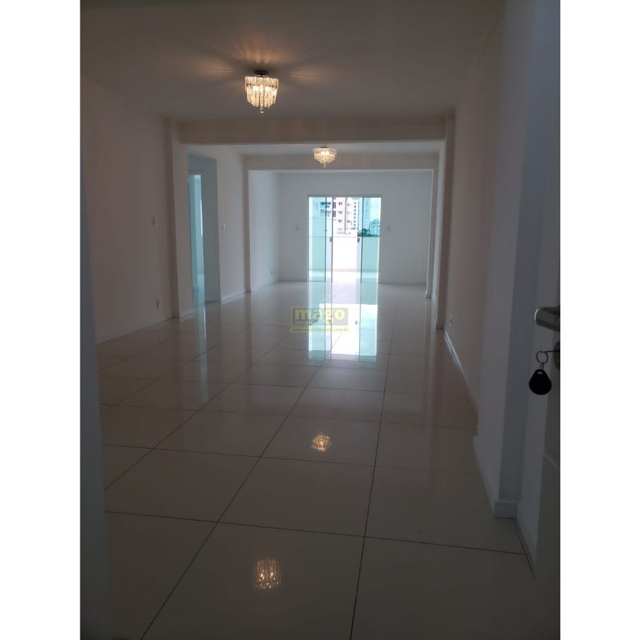 Apartamento com ótima localização