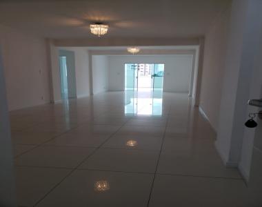 Apartamento com ótima localização