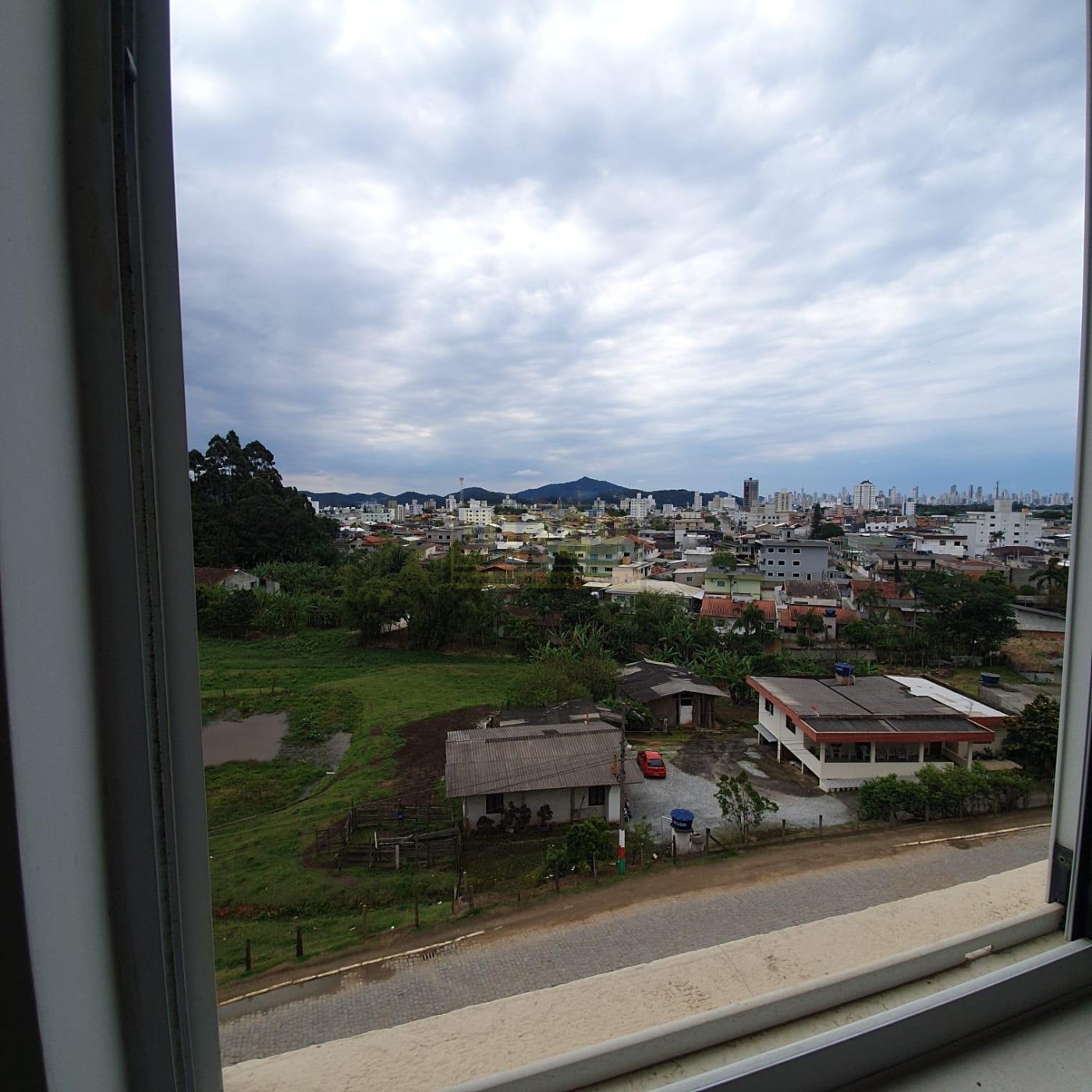 Imóvel 2 dormitórios + 1 suíte em Camboriú no bairro Cedros