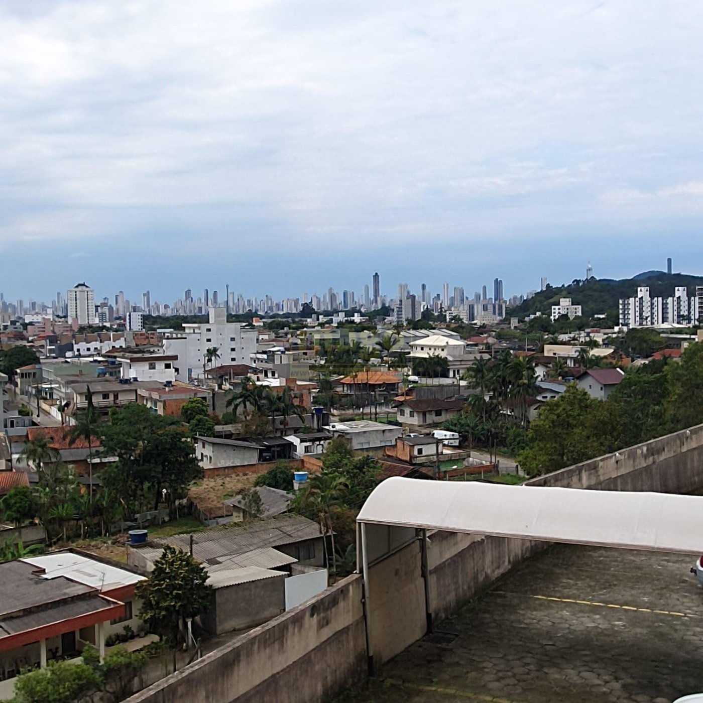 Imóvel 2 dormitórios + 1 suíte em Camboriú no bairro Cedros