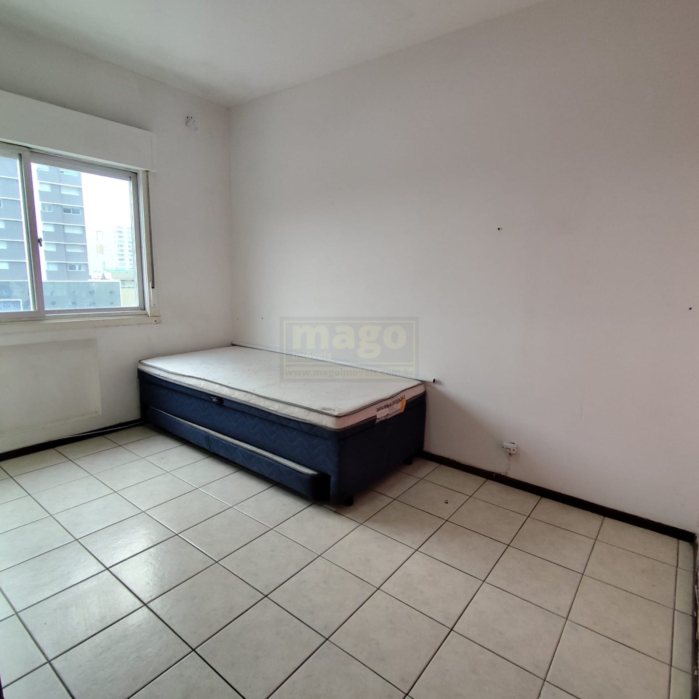 Apartamento à venda na Barra Norte, com ótima localização