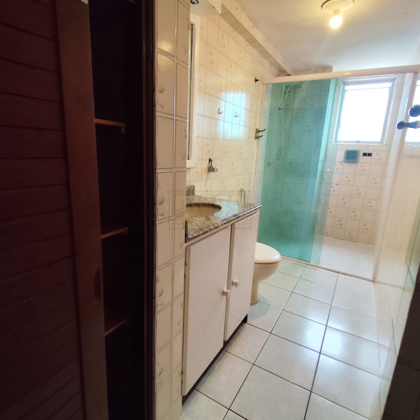 Apartamento à venda na Barra Norte, com ótima localização