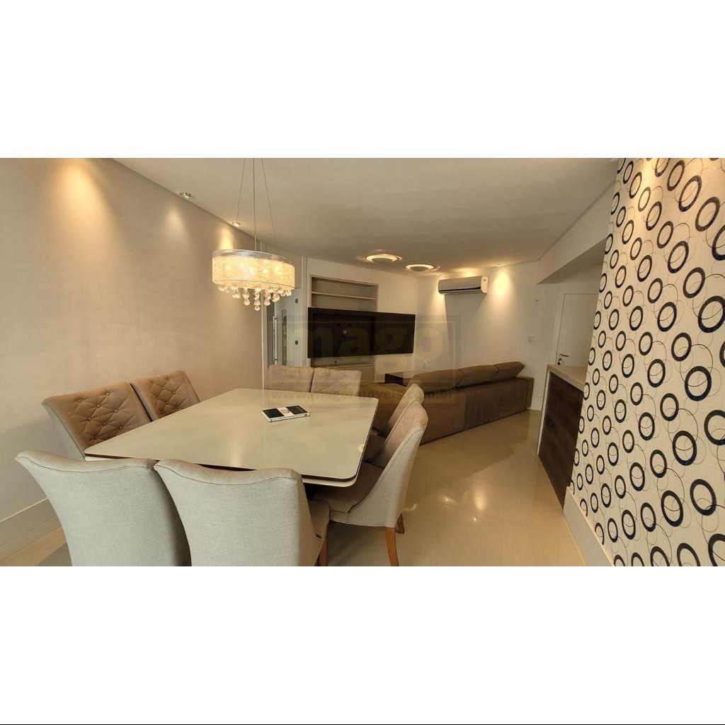 Apartamento com 3 suítes e 4 vagas de garagem na Barra Sul