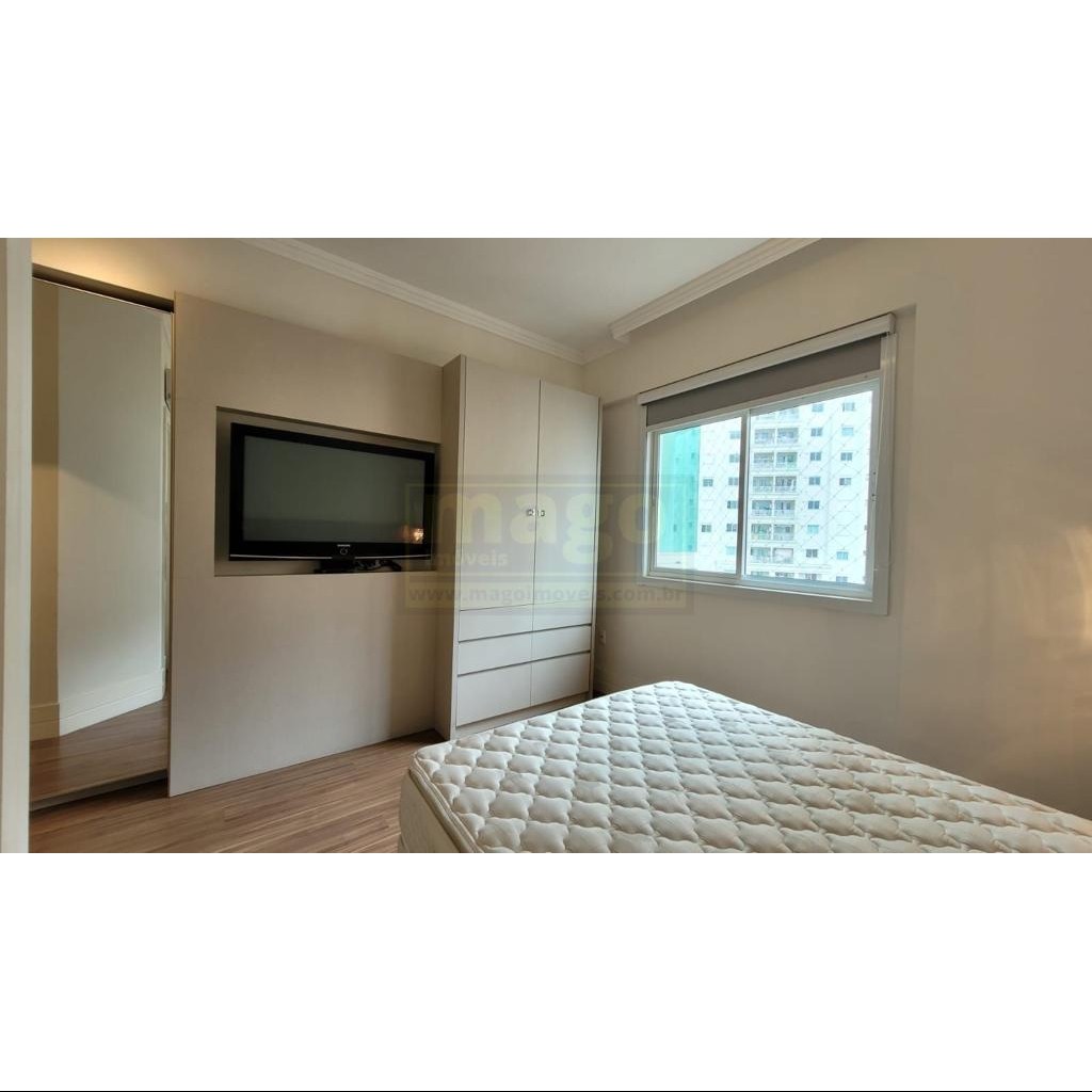 Apartamento com 3 suítes e 4 vagas de garagem na Barra Sul