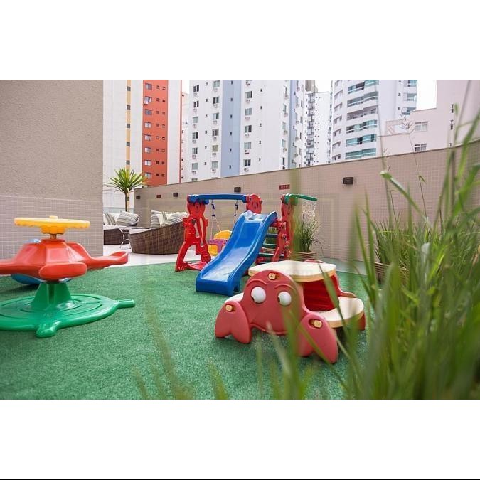 Apartamento com 3 suítes e 4 vagas de garagem na Barra Sul