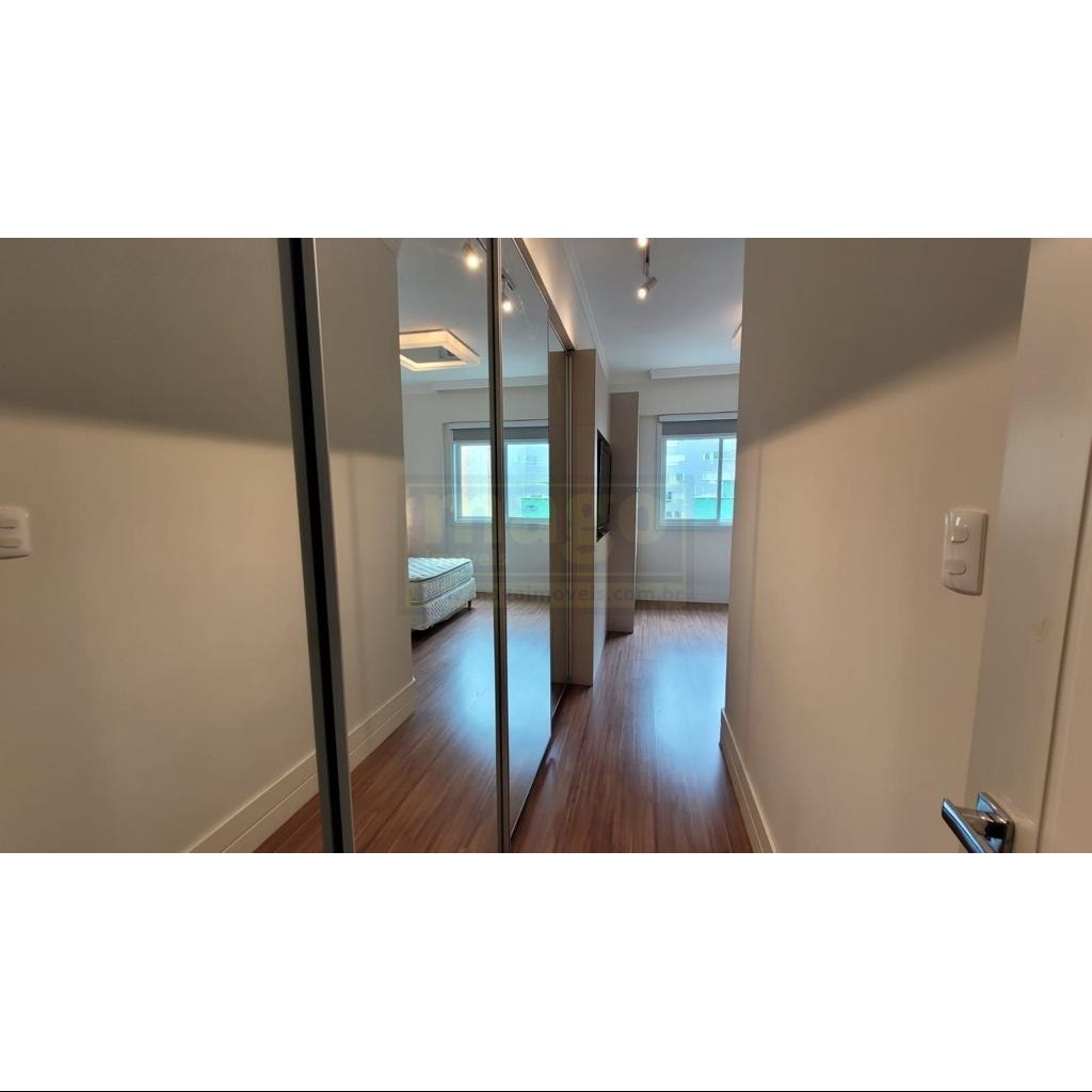 Apartamento com 3 suítes e 4 vagas de garagem na Barra Sul