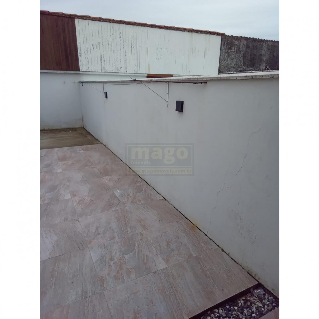 Sobrado para Venda à 500mt do Mar