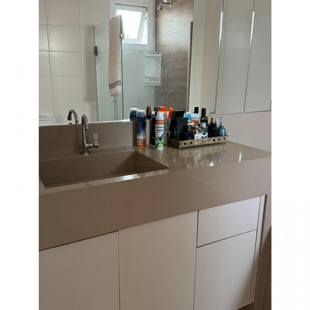 Apartamento com 3 suites e Sacada com Vista para toda cidade