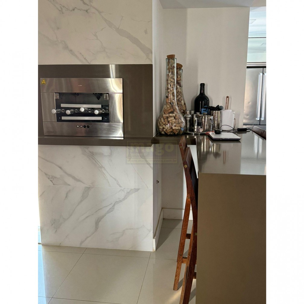 Apartamento com 3 suites e Sacada com Vista para toda cidade