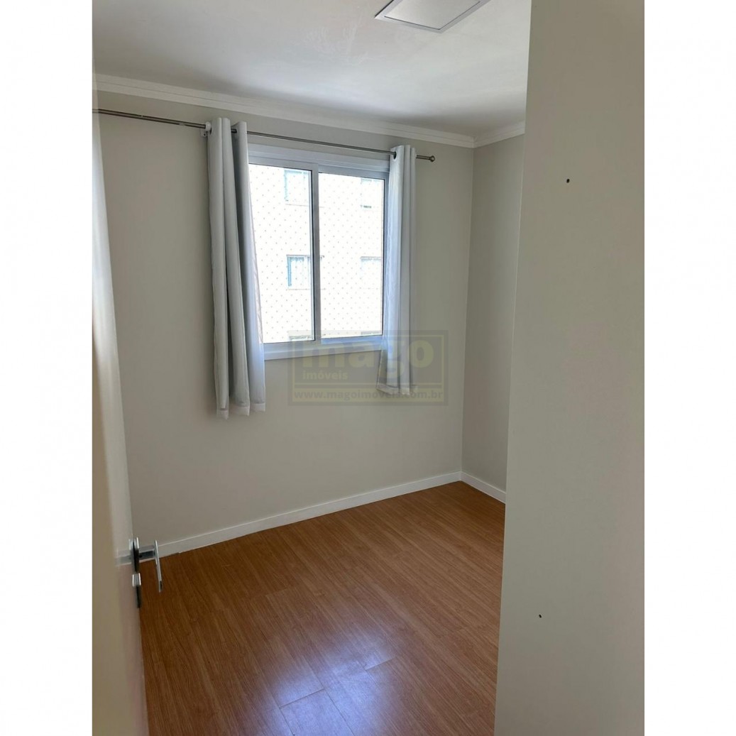 Apartamento em Condomínio nas Nações com 1 suite para Venda