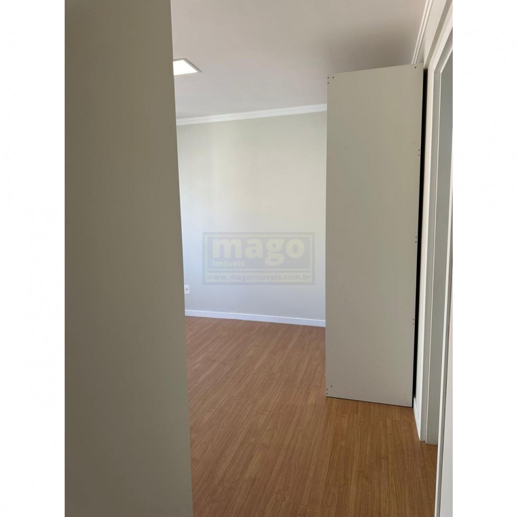 Apartamento em Condomínio nas Nações com 1 suite para Venda