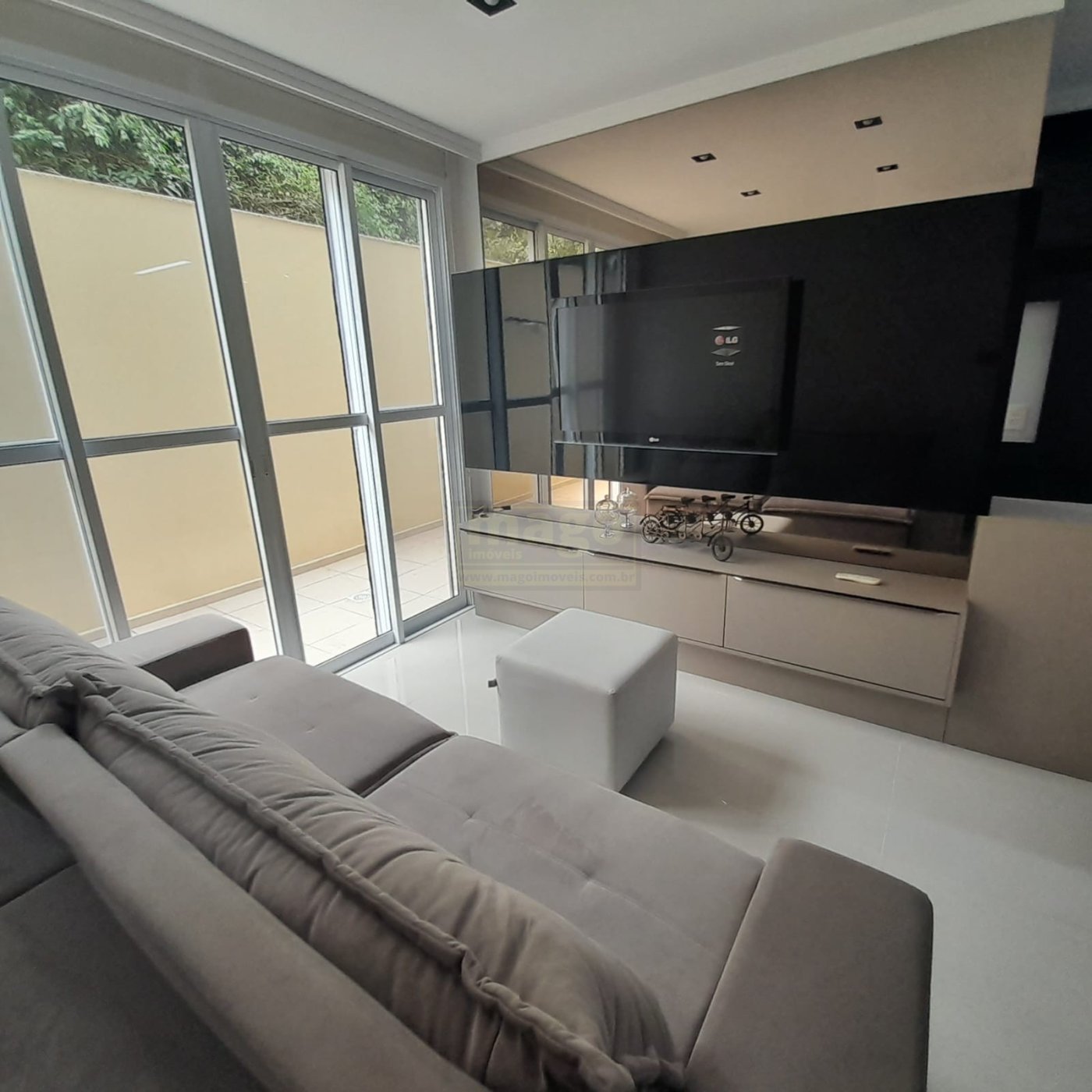 Apartamento no bairro Nações mobiliado e com ótima localização