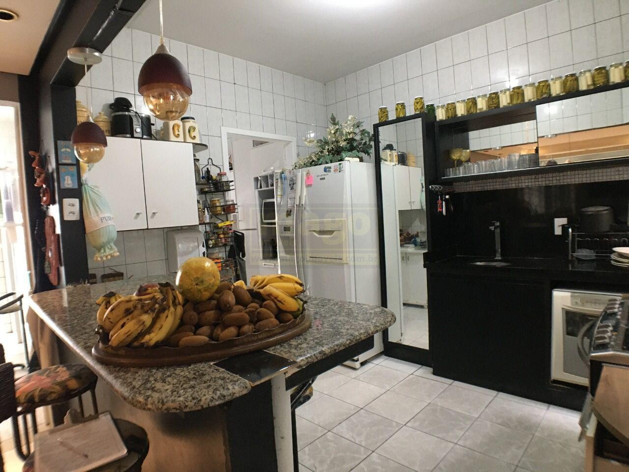Casa 5 quartos para Venda no bairro Centro em Balneário Camboriú