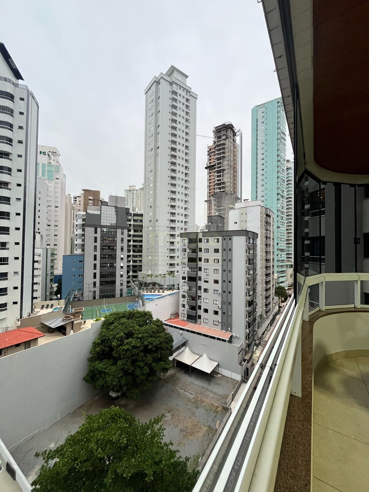 Apartamento 3 suítes para venda no bairro Barra Sul em Balneário Camboriú