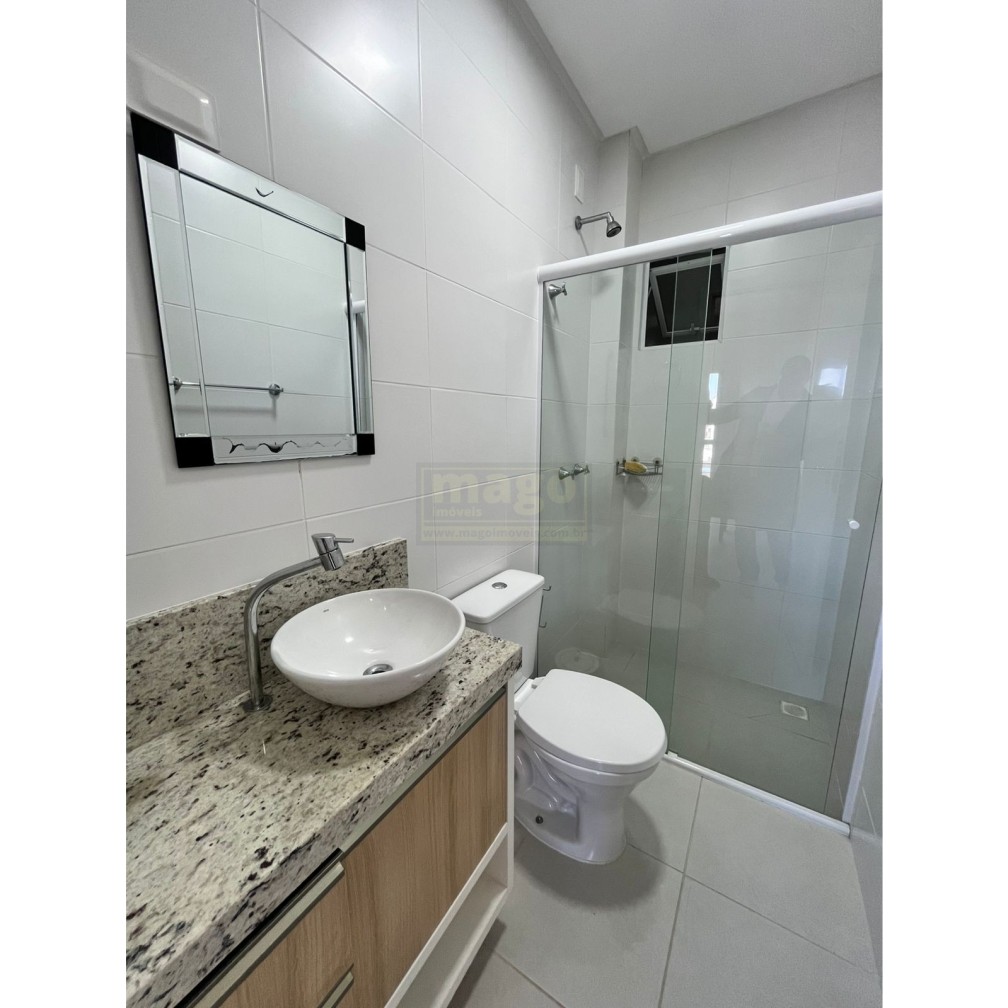 Apartamento 2 quartos para Locação Anual no bairro Centro  em Balneário Camboriú