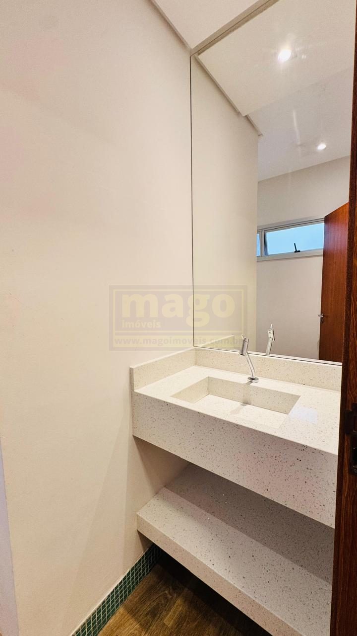 Apartamento para Locação na Avenida Atlântica – 4 Dormitórios e 2 Vagas de Garagem