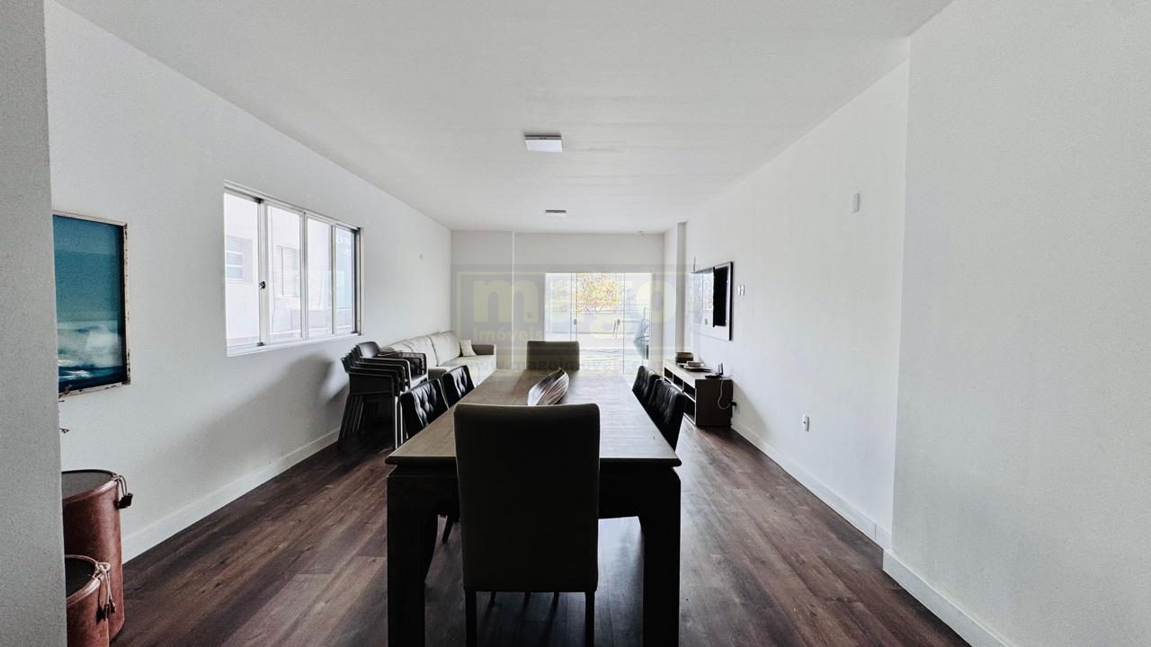  Apartamento para Locação na Avenida Atlântica – 3 Suítes e 1 Vaga de Garagem