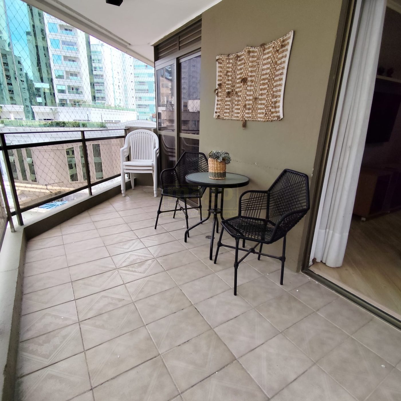 Apartamento 3 quartos - Locação - Balneário Camboriú
