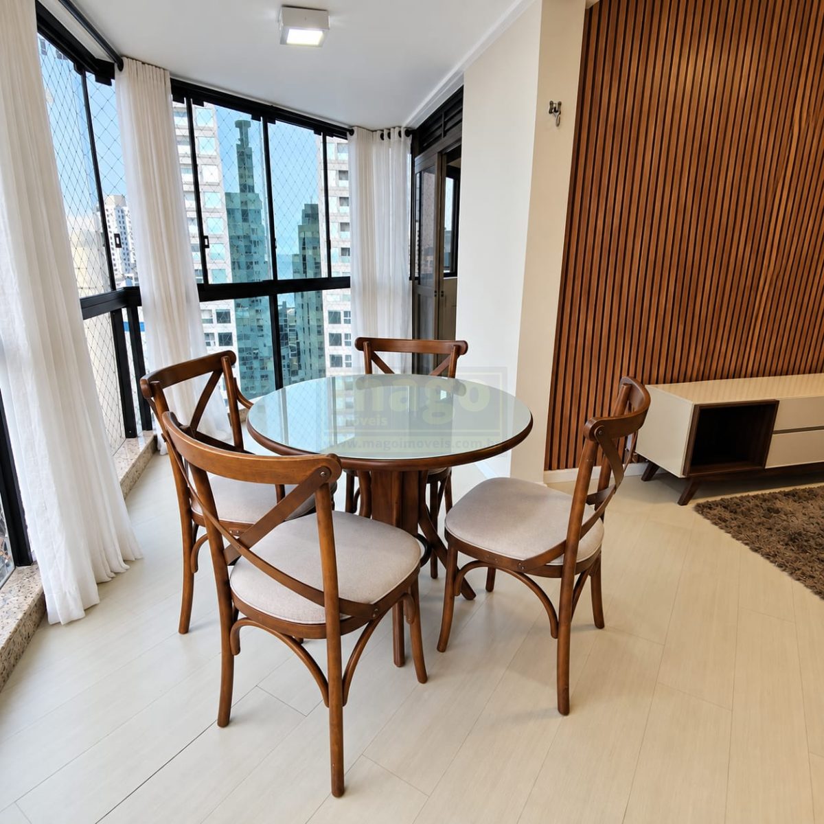 Apartamento 3 quartos para Locação Anual no bairro Centro em Balneário Camboriú