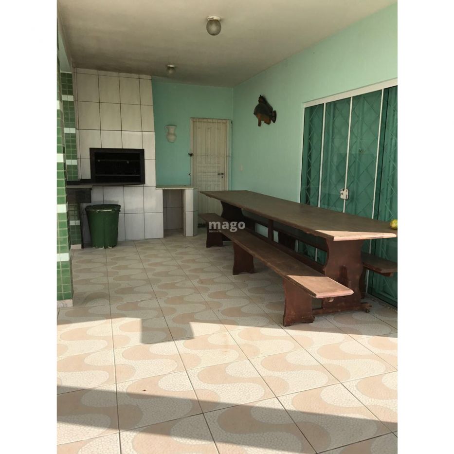 Linda Casa no Estaleiro