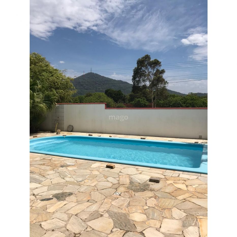 Linda Casa no Estaleiro